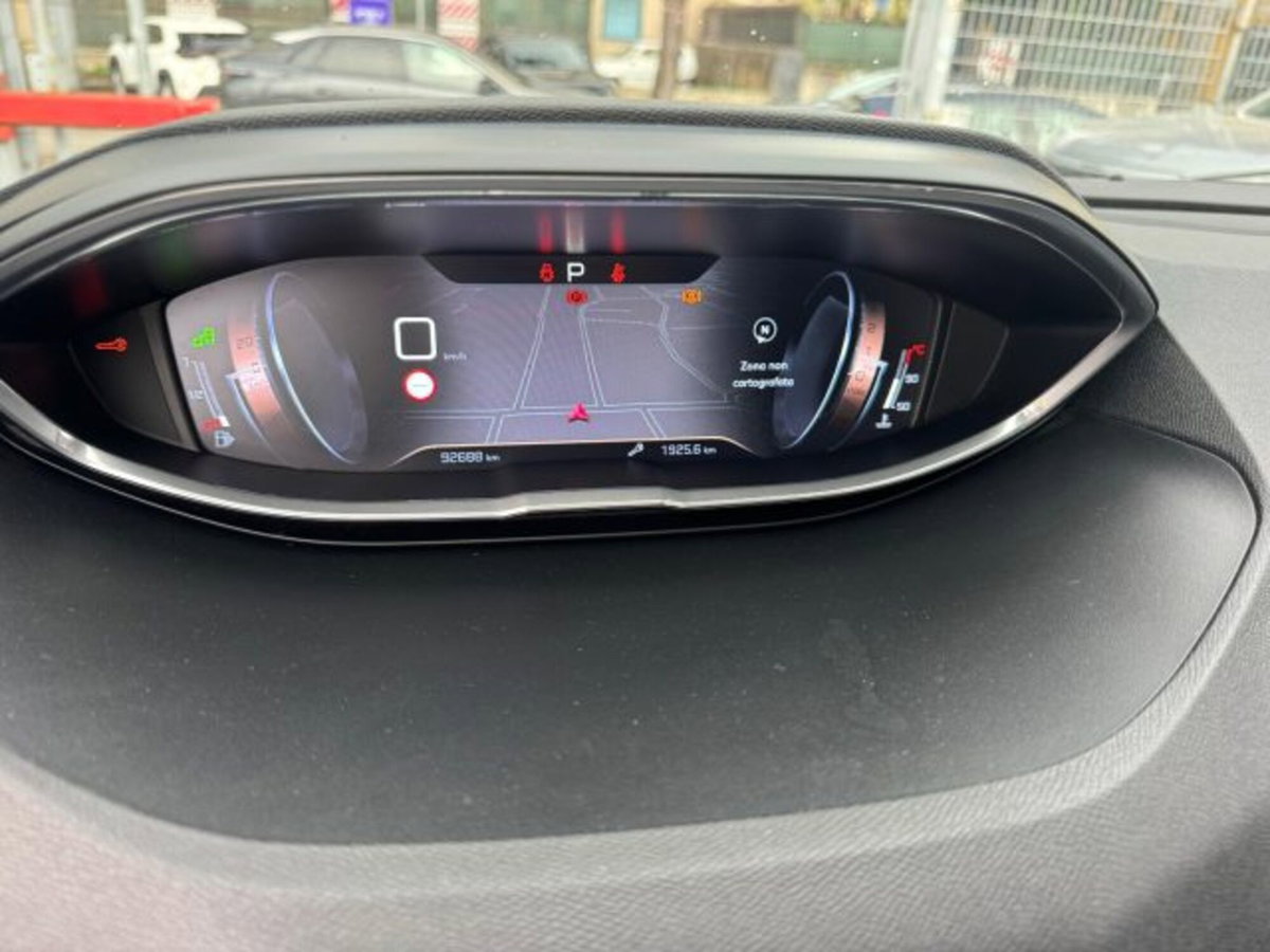 Peugeot 3008 BlueHDi 130 S&S EAT8 GT Line (18)