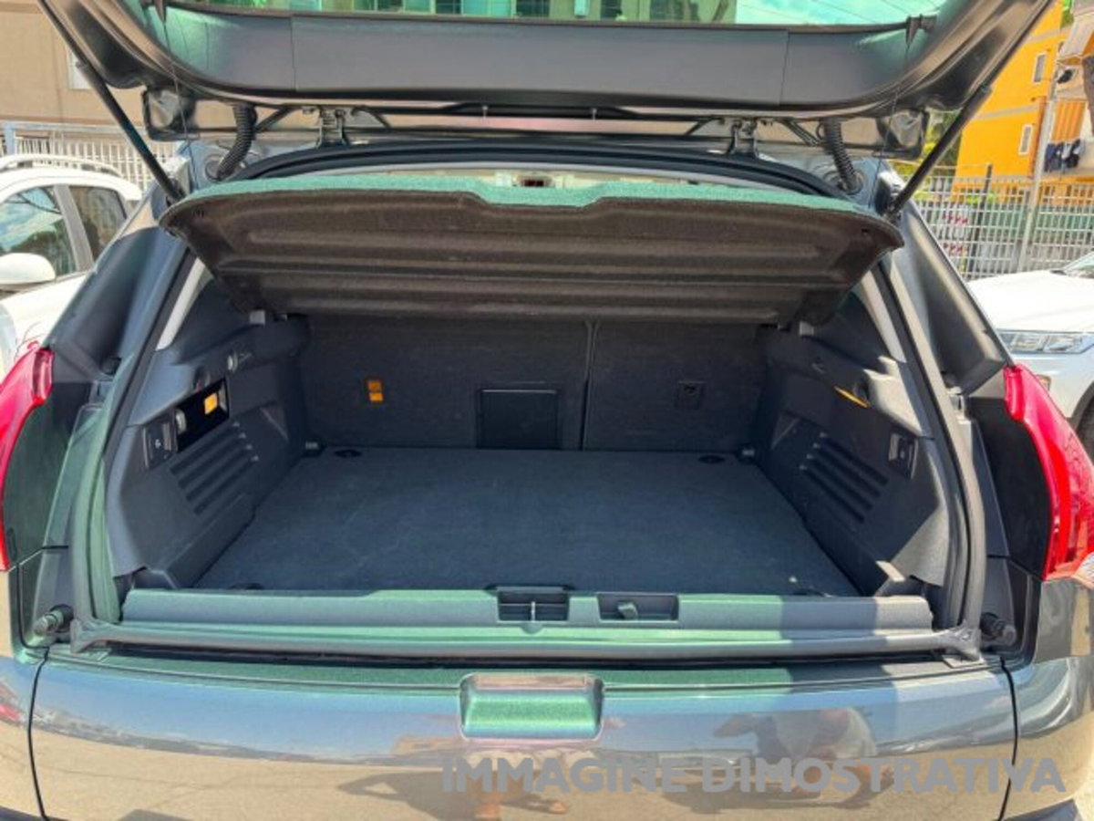 Peugeot 3008 BlueHDi 120 EAT6 S&S Allure (18)