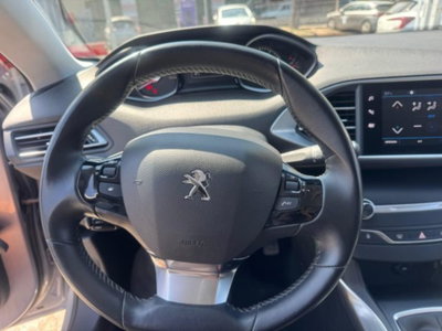 Peugeot 308 PureTech Turbo 130 S&S Allure Pack (11)