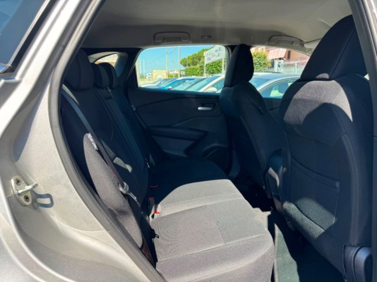 Nissan Qashqai 1.3 mhev Acenta 2wd 140cv (13)