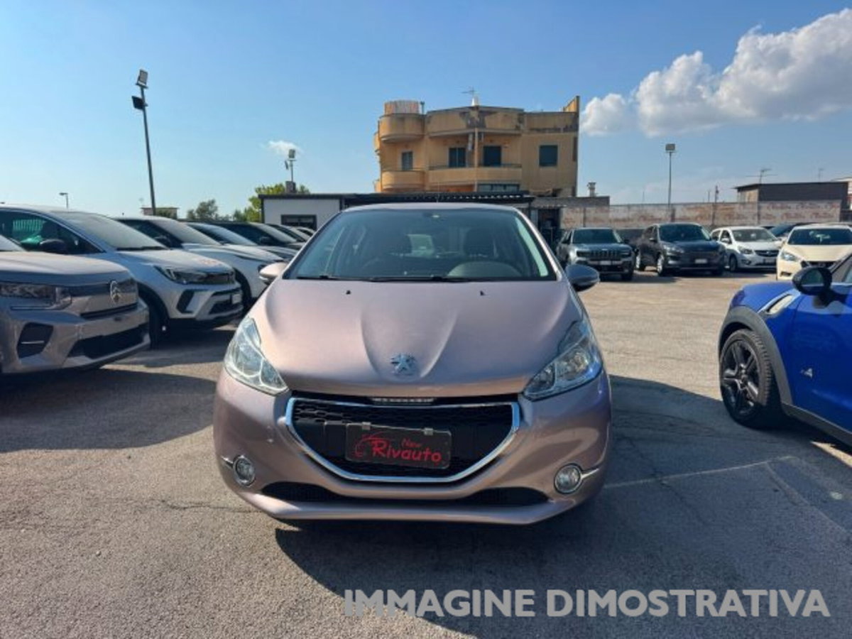 Peugeot 208 HDi 68 CV 5 porte Allure (2)