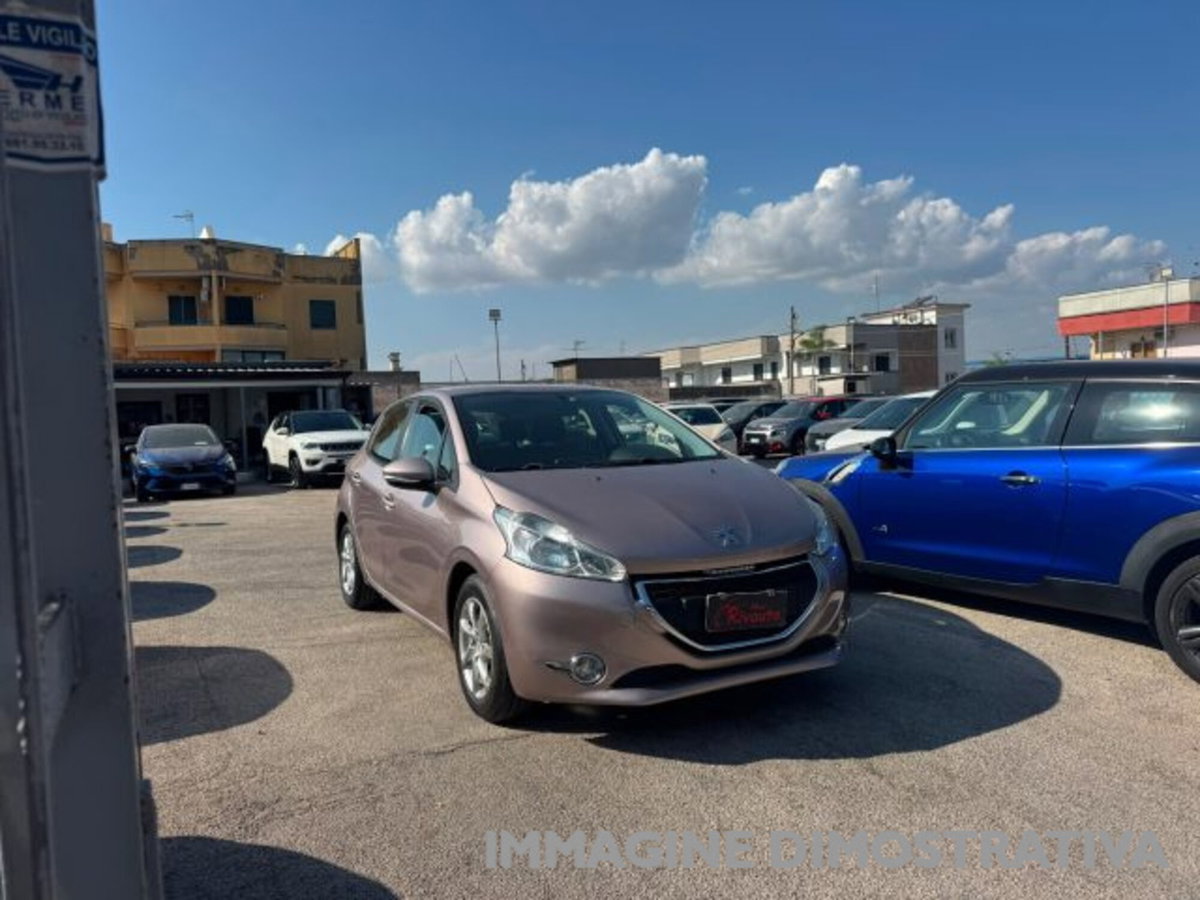 Peugeot 208 HDi 68 CV 5 porte Allure (4)