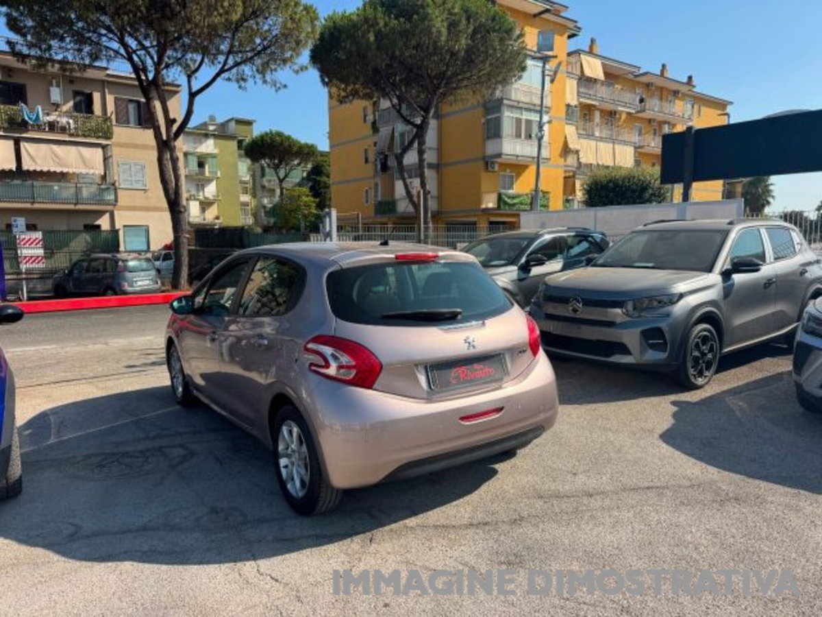 Peugeot 208 HDi 68 CV 5 porte Allure (7)