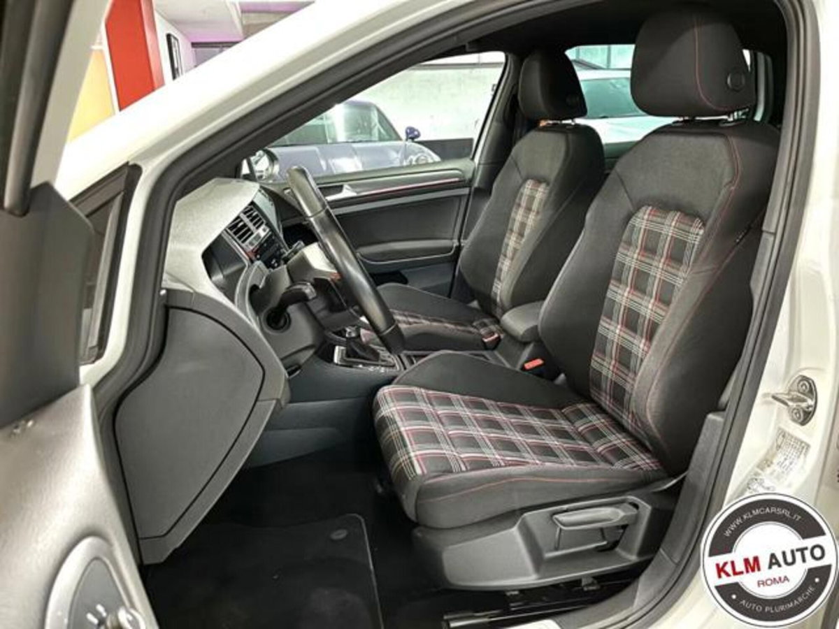 Volkswagen Golf 2.0 tsi GTI MT Ultimate 245cv (12)