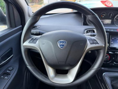 Lancia Ypsilon 1.2 69 CV 5 porte Gold (14)