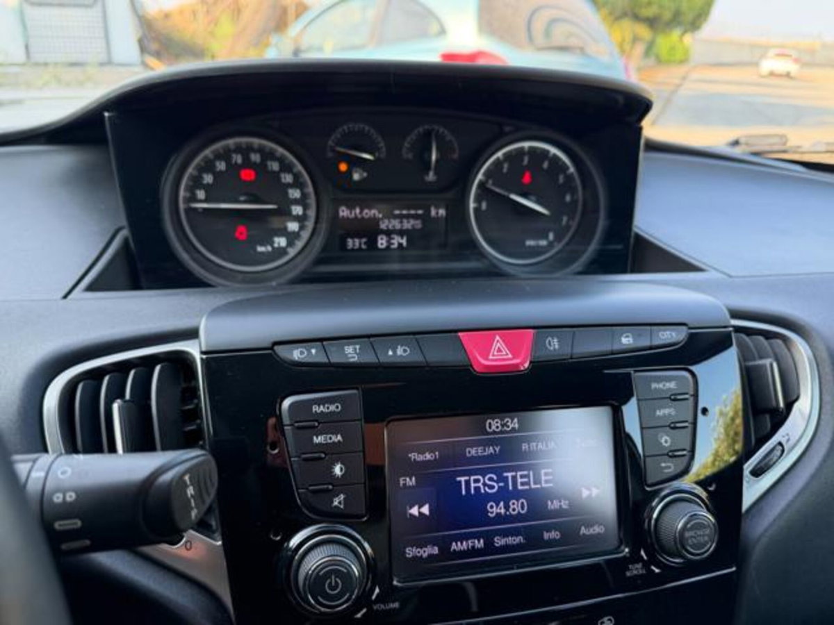 Lancia Ypsilon 1.2 69 CV 5 porte Gold (15)