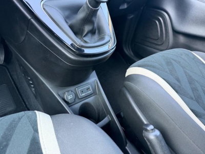 Lancia Ypsilon 1.2 69 CV 5 porte Gold (17)