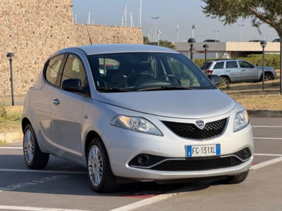 Lancia Ypsilon 1.2 69 CV 5 porte Gold (3)