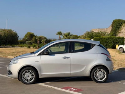 Lancia Ypsilon 1.2 69 CV 5 porte Gold (4)