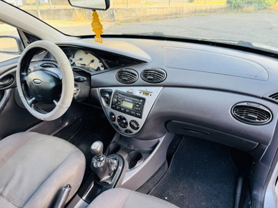 Ford Focus 1.8 TDCi (100CV) cat 5p. Zetec (11)