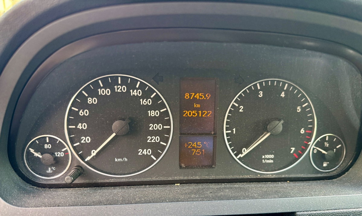 Mercedes-Benz Classe A 170 Avantgarde (11)