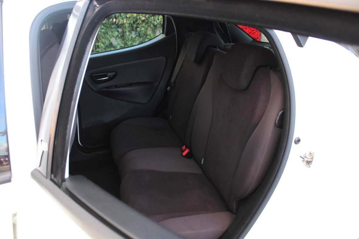 Lancia Ypsilon 1.3 MJT 16V 95 CV 5 porte S&S Gold (13)
