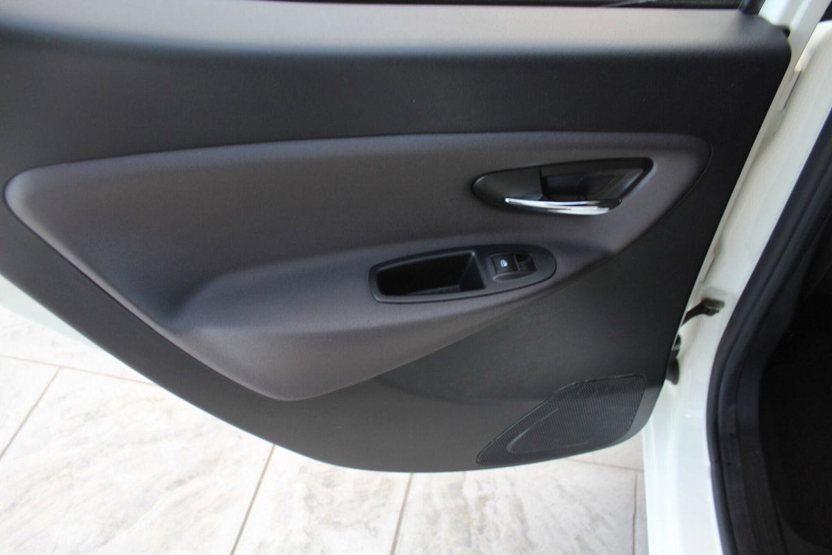 Lancia Ypsilon 1.3 MJT 16V 95 CV 5 porte S&S Gold (14)