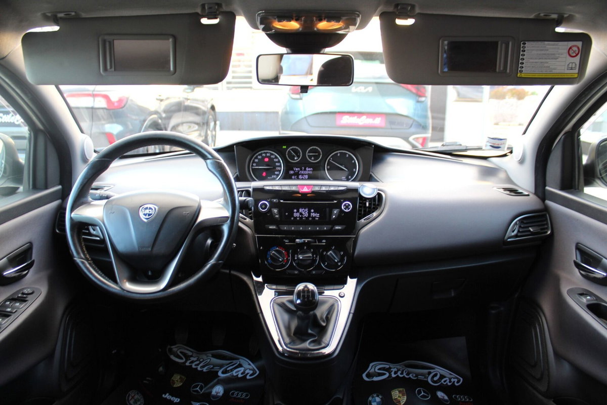 Lancia Ypsilon 1.3 MJT 16V 95 CV 5 porte S&S Gold (17)