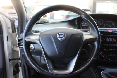 Lancia Ypsilon 1.3 MJT 16V 95 CV 5 porte S&S Gold (20)