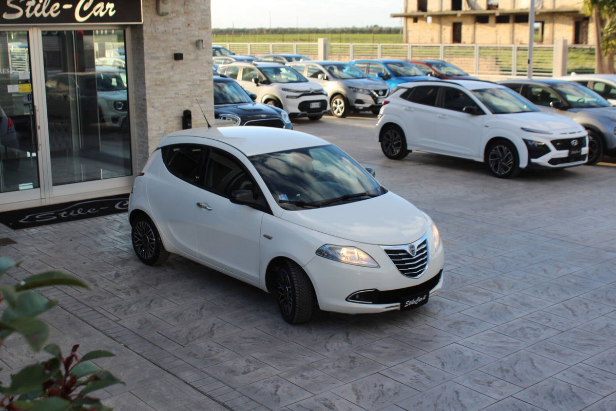 Lancia Ypsilon 1.3 MJT 16V 95 CV 5 porte S&S Gold (5)
