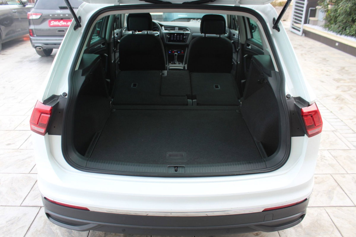 Volkswagen Tiguan 2.0 TDI 150 CV SCR DSG 4MOTION Life (15)