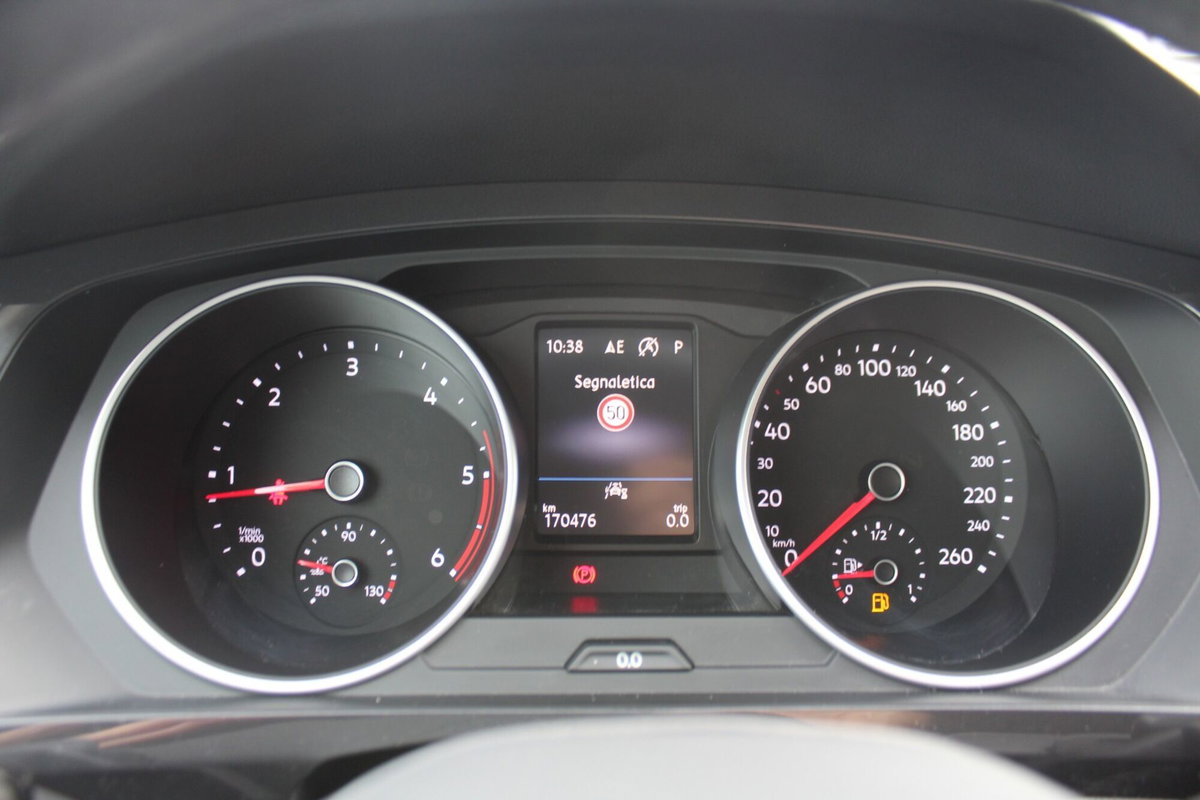 Volkswagen Tiguan 2.0 TDI 150 CV SCR DSG 4MOTION Life (18)