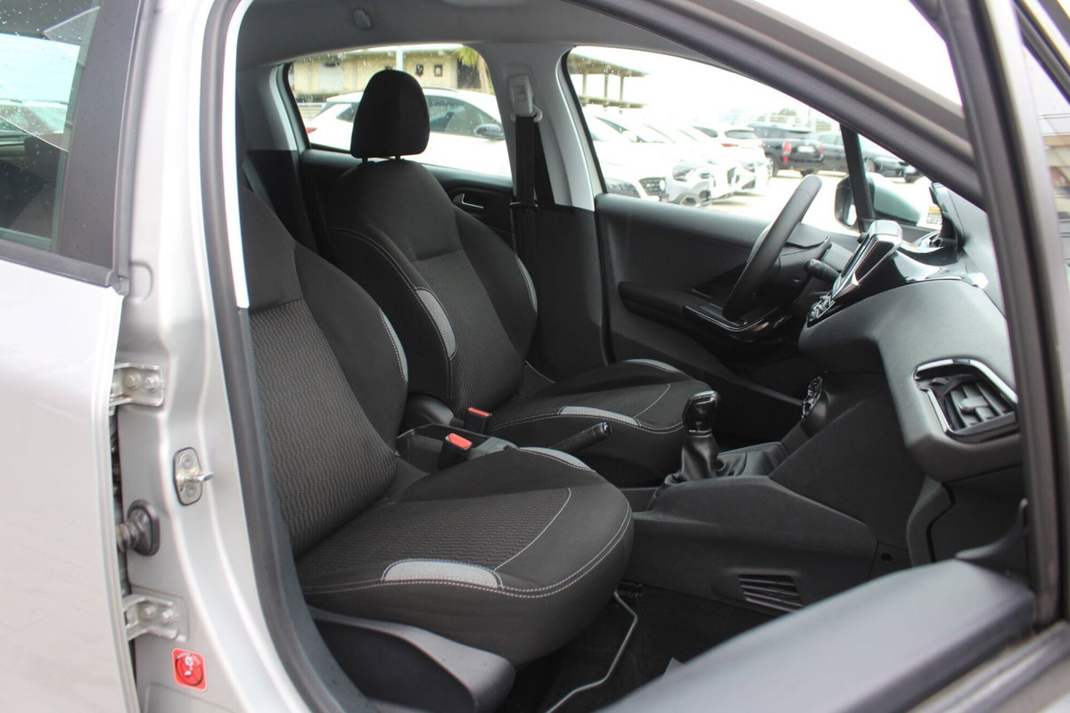Peugeot 208 75 5 porte Active (12)