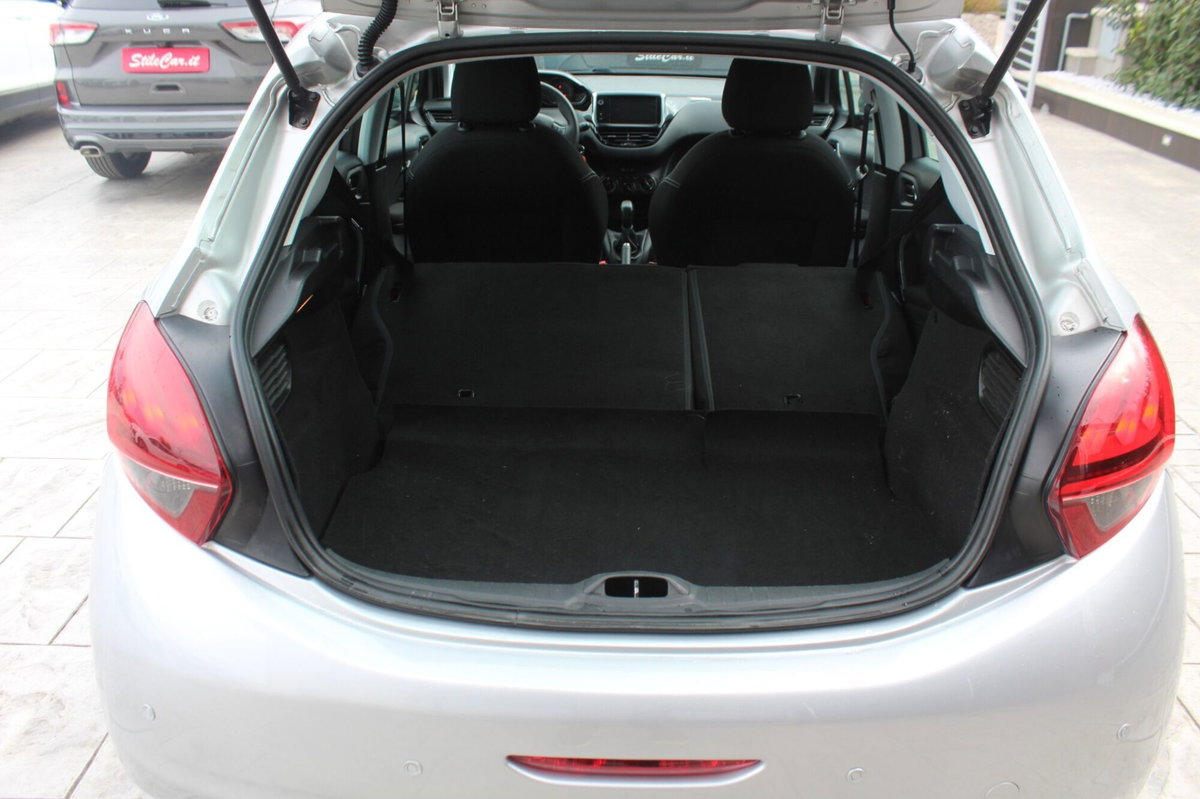 Peugeot 208 75 5 porte Active (17)