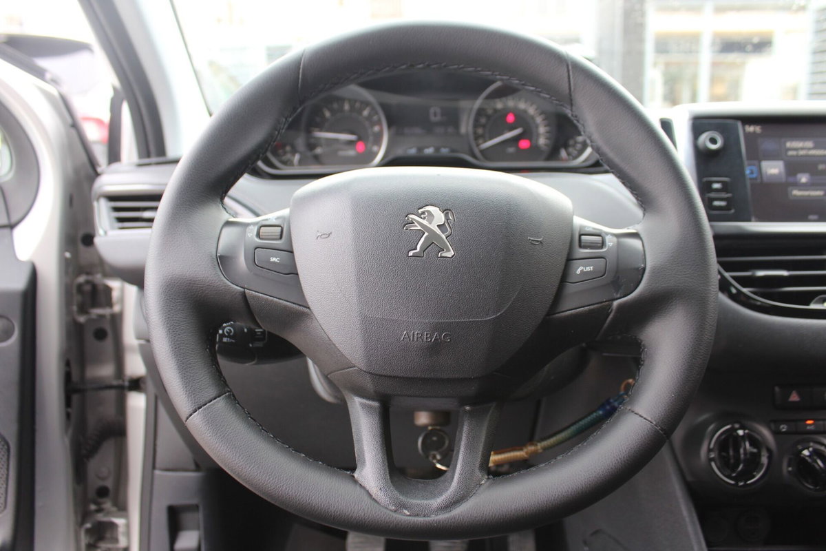 Peugeot 208 75 5 porte Active (19)