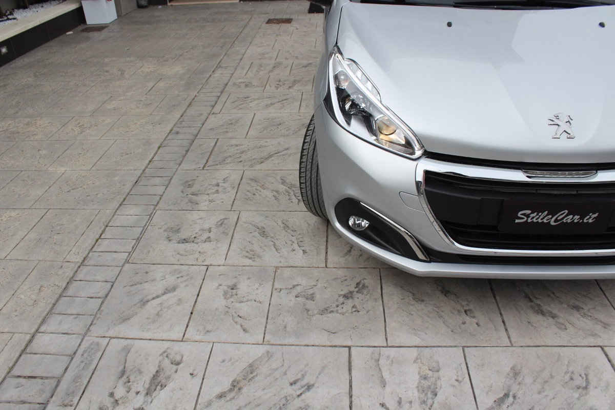 Peugeot 208 75 5 porte Active (6)