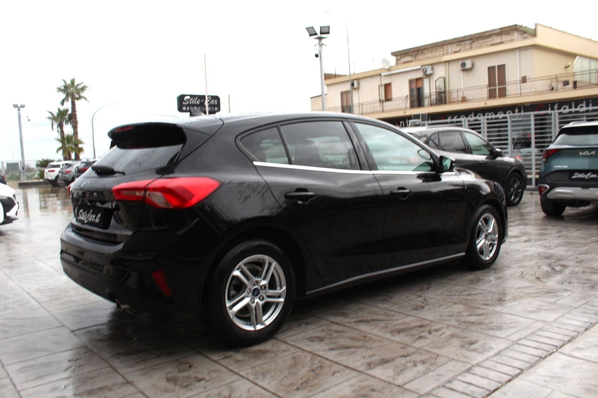 Ford Focus 1.5 EcoBlue 120 CV 5p. Business (2)