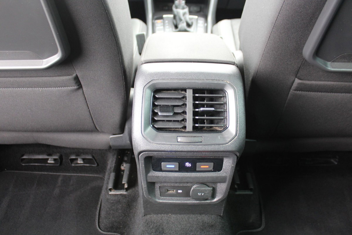 Volkswagen Tiguan 2.0 TDI SCR DSG Business BlueMotion Technology (12)