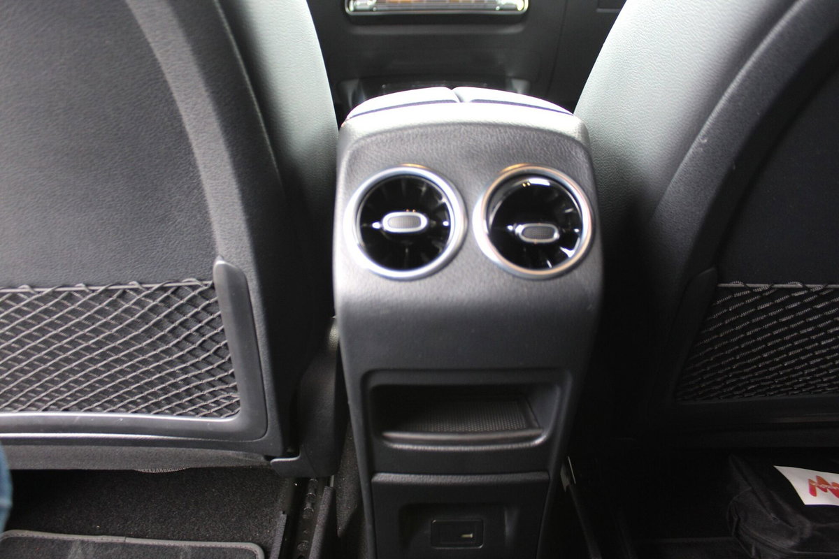 Mercedes-Benz GLB 220 d Automatic 4Matic Premium (12)