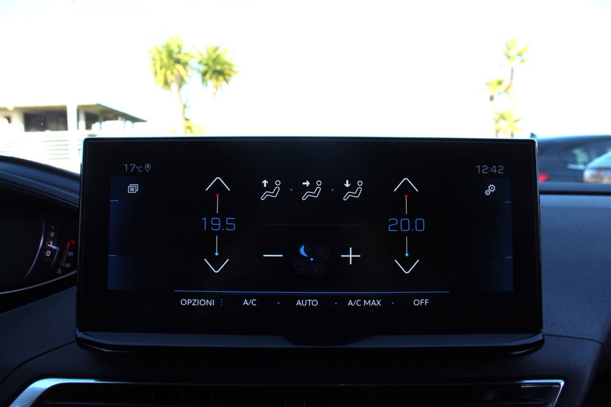 Peugeot 3008 BlueHDi 130 S&S Allure (19)