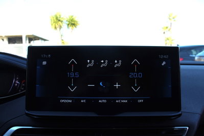 Peugeot 3008 BlueHDi 130 S&S Allure (19)