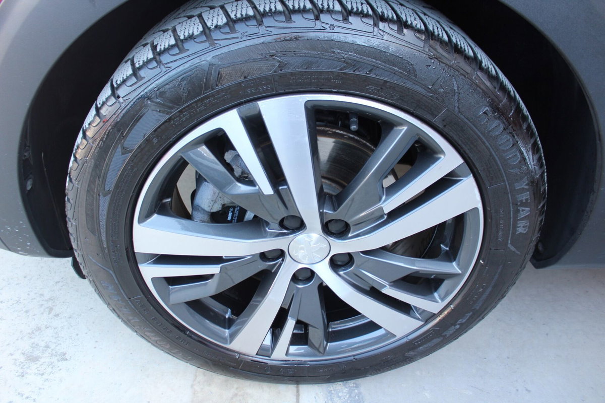 Peugeot 3008 BlueHDi 130 S&S Allure (8)