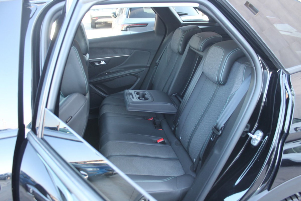 Peugeot 3008 BlueHDi 130 S&S EAT8 Allure Pack (10)