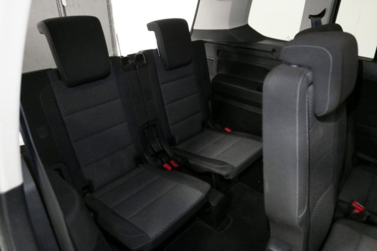 Volkswagen Touran 1.6 TDI 115 CV SCR DSG Business BlueMotion Technology (10)