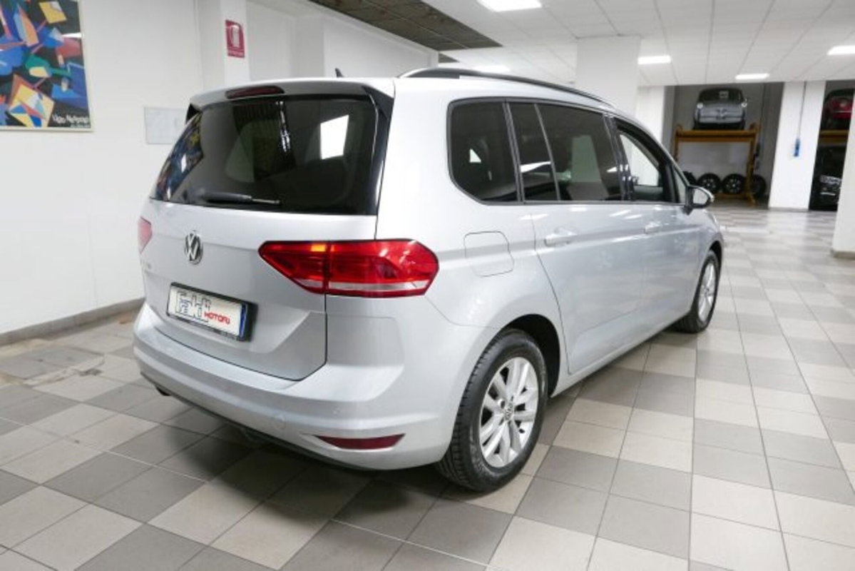 Volkswagen Touran 1.6 TDI 115 CV SCR DSG Business BlueMotion Technology (4)