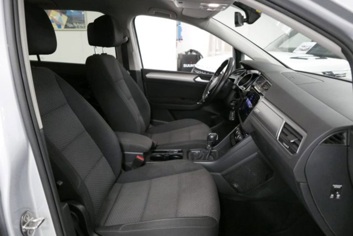 Volkswagen Touran 1.6 TDI 115 CV SCR DSG Business BlueMotion Technology (8)