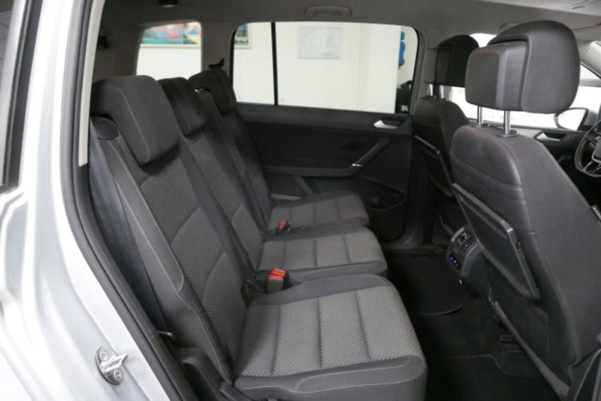 Volkswagen Touran 1.6 TDI 115 CV SCR DSG Business BlueMotion Technology (9)