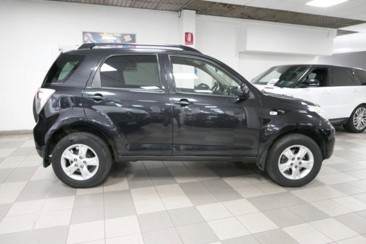 Daihatsu Terios 1.5 4WD B Easy Green Powered (3)