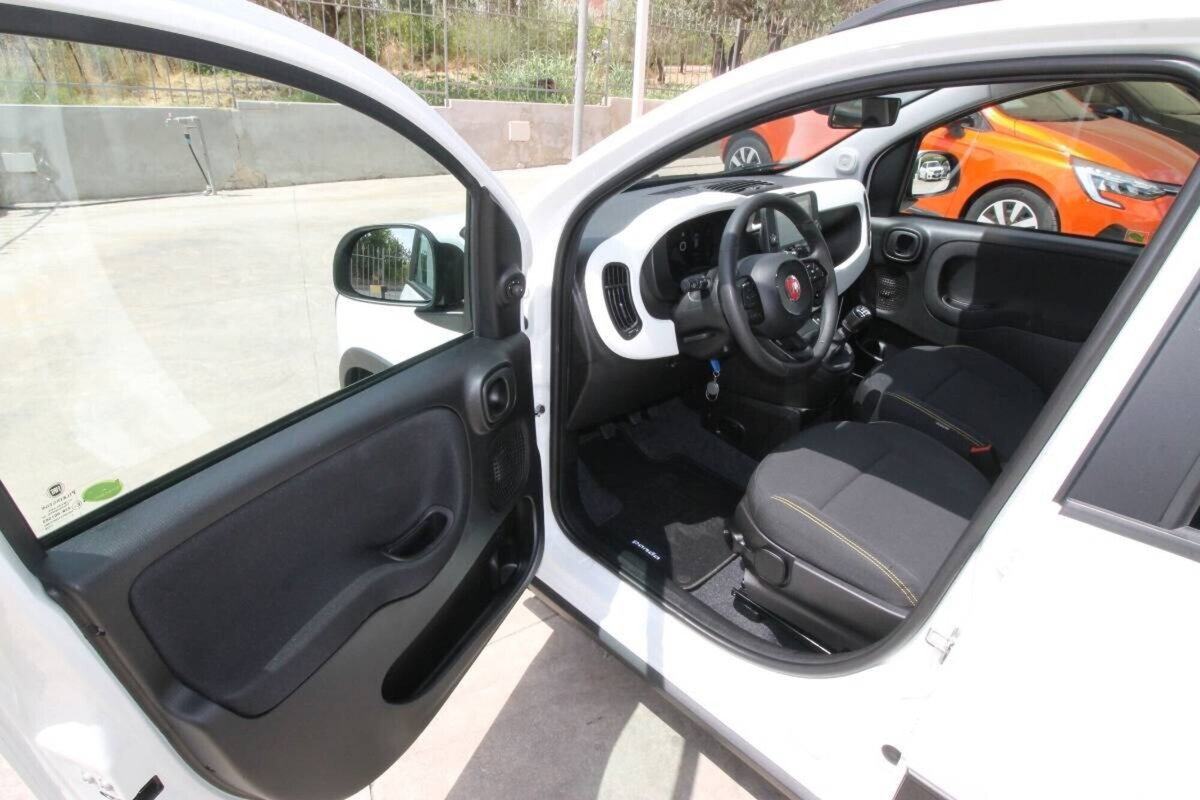 Fiat Panda 1.0 FireFly S&S Hybrid City Cross (16)