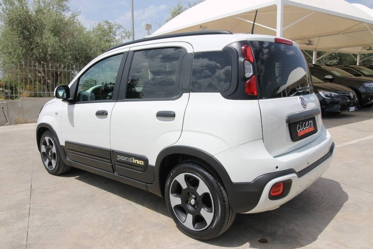 Fiat Panda 1.0 FireFly S&S Hybrid City Cross (4)