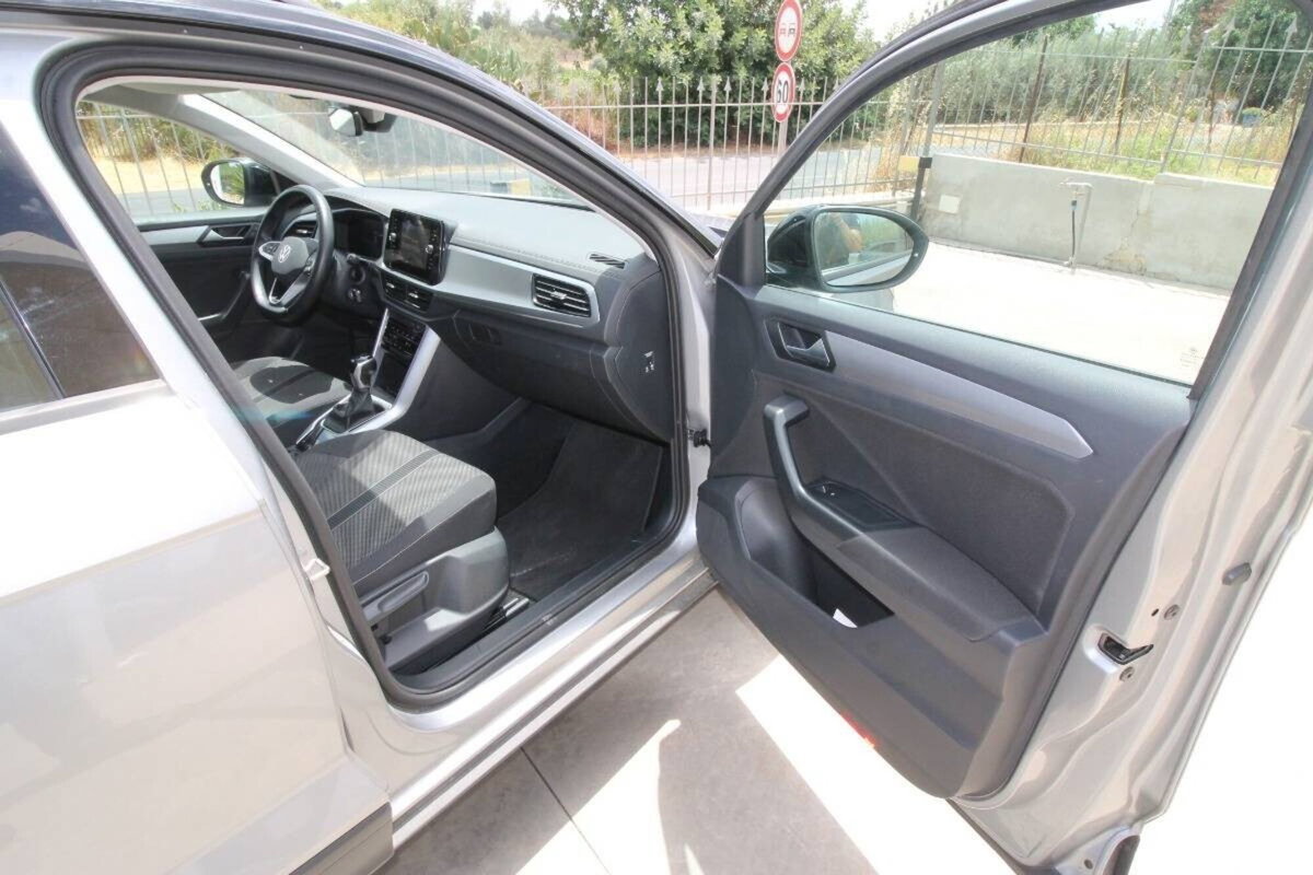 Volkswagen T-Roc 2.0 tdi Life 150cv dsg (19)