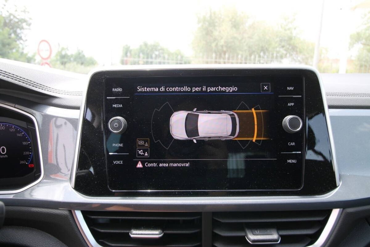 Volkswagen T-Roc 1.0 tsi Style 115cv (11)