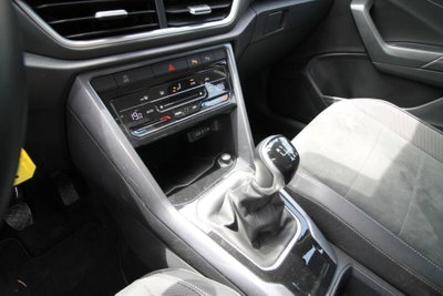 Volkswagen T-Roc 1.0 tsi Style 115cv (13)
