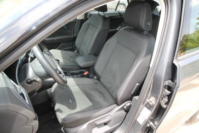 Volkswagen T-Roc 1.0 tsi Style 115cv (15)