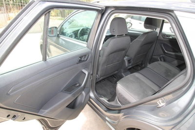 Volkswagen T-Roc 1.0 tsi Style 115cv (17)