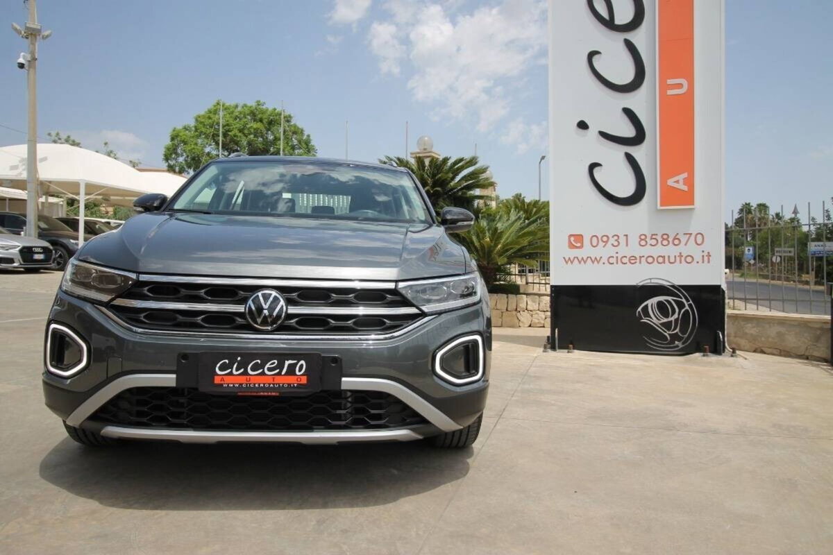 Volkswagen T-Roc 1.0 tsi Style 115cv (2)