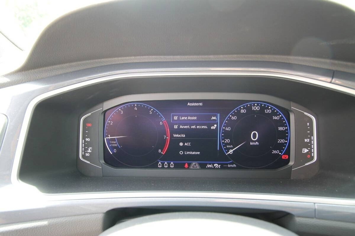 Volkswagen T-Roc 1.0 tsi Style 115cv (9)