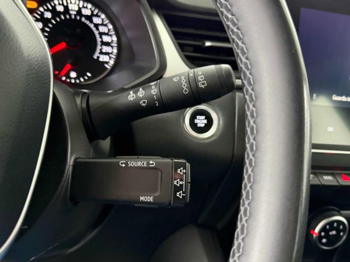 Renault Captur TCe 100 CV GPL FAP Business (18)