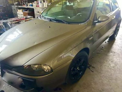 Alfa Romeo 147 1.6 16V TS (105) 3 porte Distinctive (3)