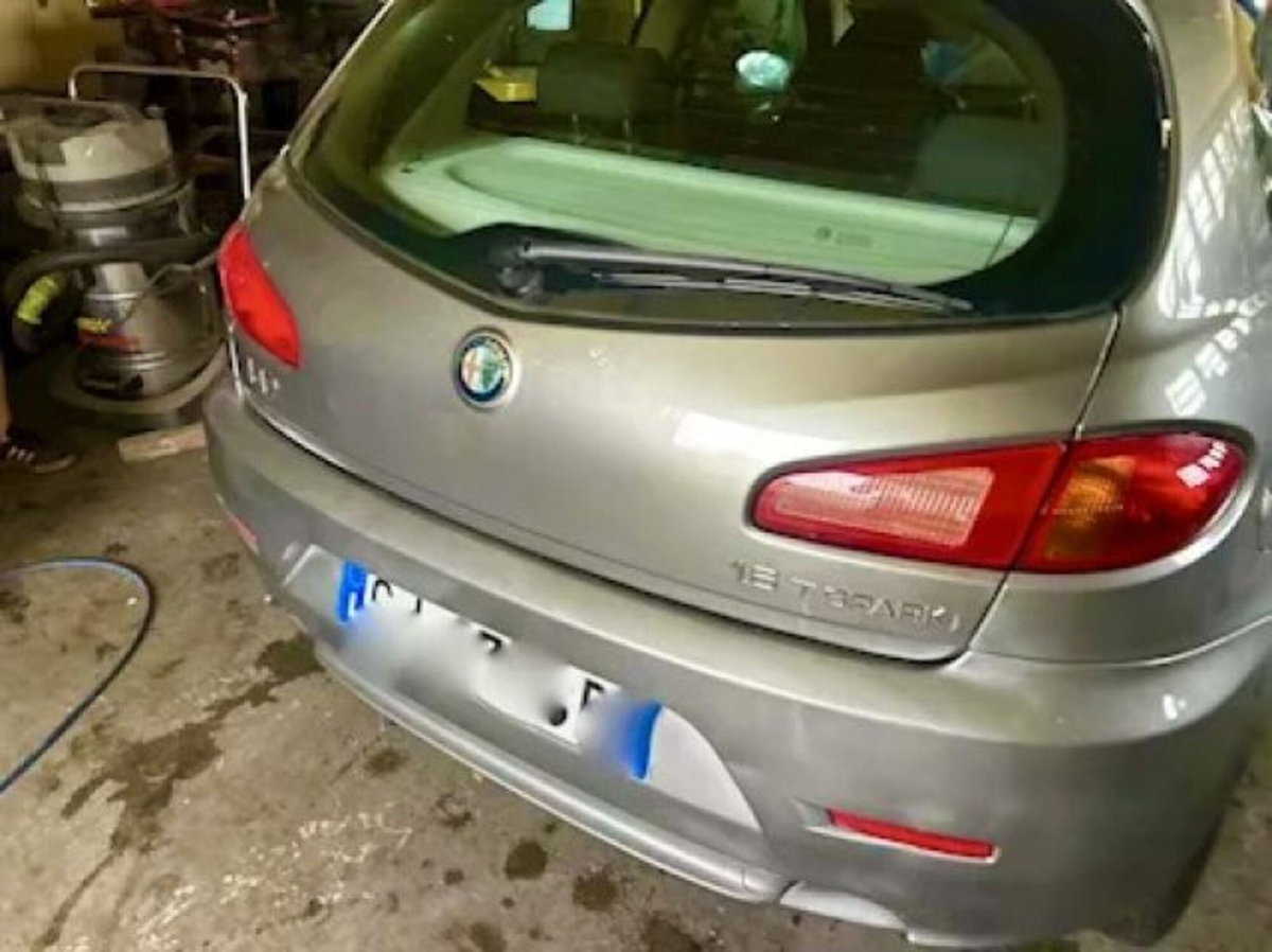 Alfa Romeo 147 1.6 16V TS (105) 3 porte Distinctive (4)